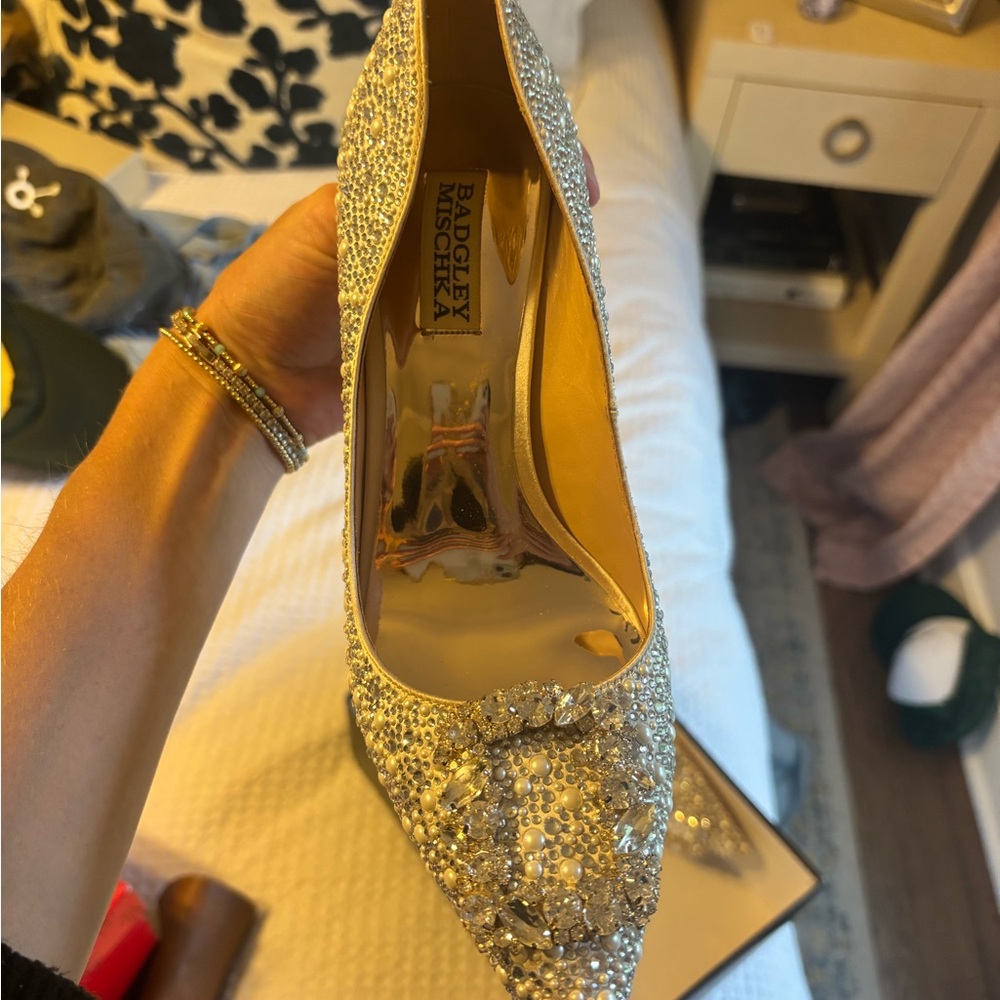 Badgley Mischka Cher II Pointed Toe Pump - size 8 - Picture 6 of 7